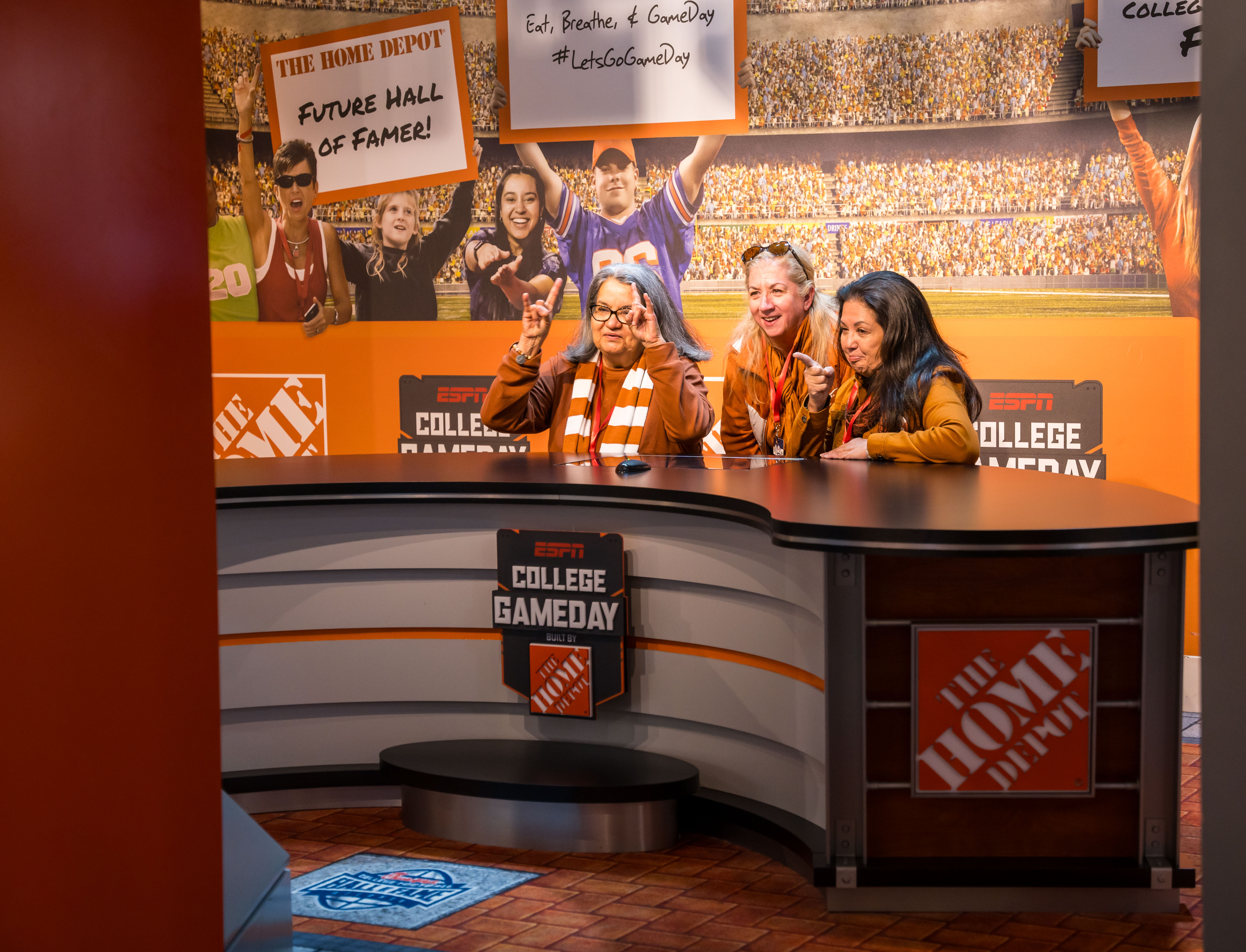 Texas Fans At Hall 12 6 24 8 (1)